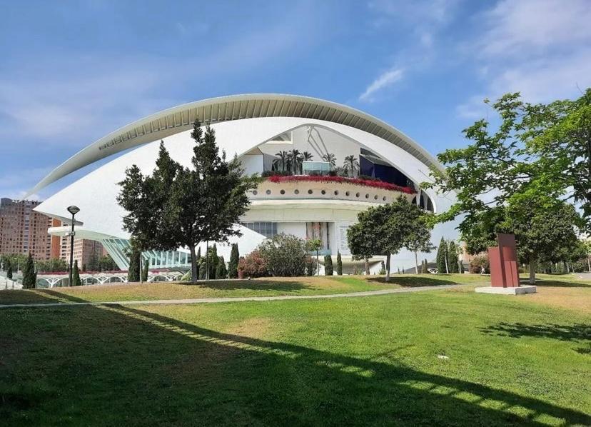 Apartamentos Ciudad De Las Artes Y Las Ciencias Valencia Exterior photo